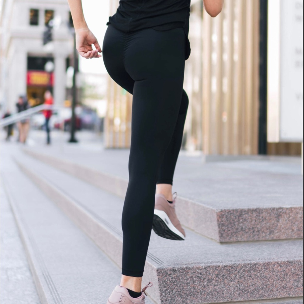 ZYIA Black Brilliant Scrunchy What Hi-rise